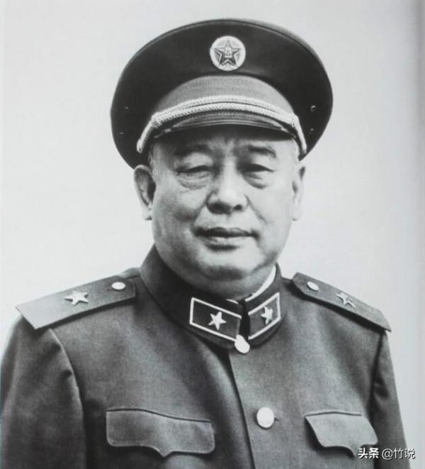 建國時我軍有10位“獨臂將軍”，他們是誰？1955年被授什麼軍銜？