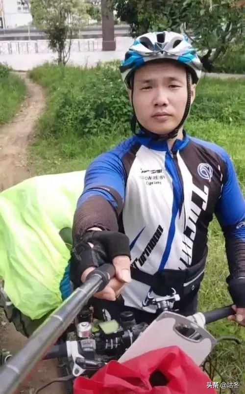 90後小夥騎行全國一年,髮型直接變地中海,看起來比60後還要老 90後小夥騎行全國一年,髮型直接變地中海,看起來比60後還要老