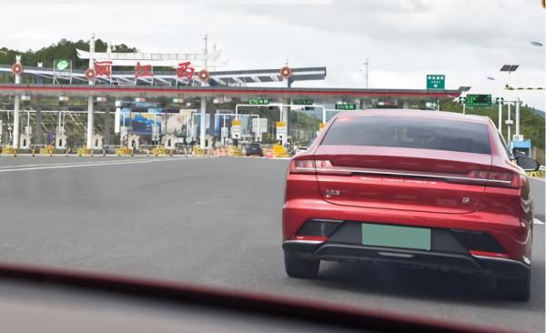 【E啟實測】比亞迪漢EV續航和充電測試，表現符合預期