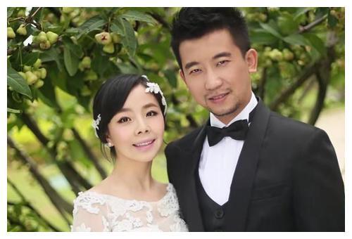 王二妮：23歲成名，放棄百萬年薪下嫁農村，婆婆的態度讓她不後悔