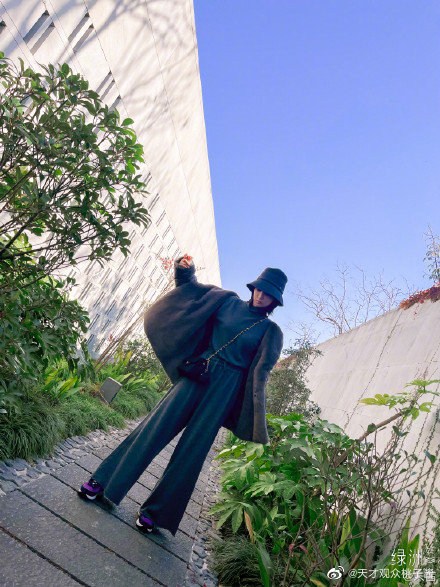 #宋茜冬日綠意隨拍# #宋茜說起風啦注意保暖#學起來給自己安排一套 #宋茜冬日綠意隨拍# #宋茜說起風啦注意保暖#學起來給自己安排一套