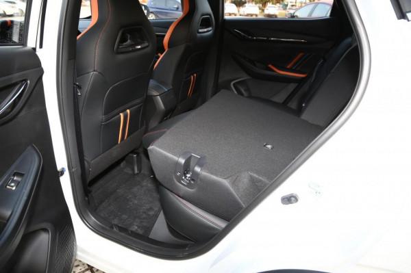 自駕遊開長安歐尚X5就行，動力充沛、油耗經濟、空間寬裕