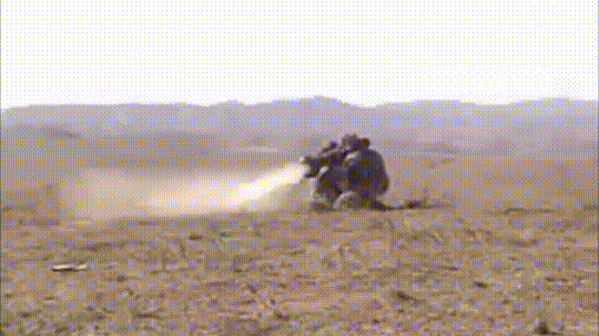 烏克蘭標槍導彈百發百中，坦克戴鐵帽子也沒用，俄軍面臨嚴重威脅