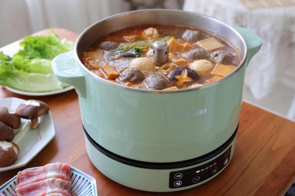 秋天的第一頓火鍋，100塊錢一家三口吃過癮，乾淨衛生真健康