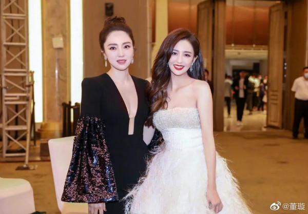 董璇中秋曬照姐妹合體,和佟麗婭一起參加北京國際電影節 董璇中秋曬照姐妹合體,和佟麗婭一起參加北京國際電影節