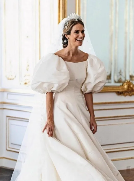 列支敦斯登的公主，經喪事後馬上辦喜事，唯美的尖頂王冠代代相傳