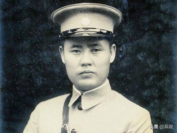 傅作義部隊接收改編，士兵見到解放軍很納悶：你們誰官大誰官小？