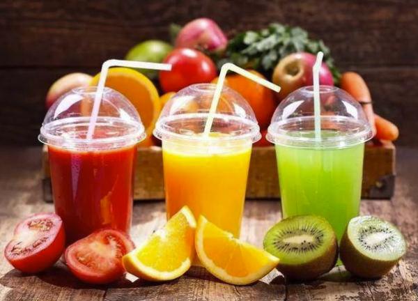 喝過量果汁 危害比喝飲料還大