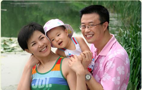 央視主持人白燕升：對殘疾妻子不離不棄，50歲才生二胎