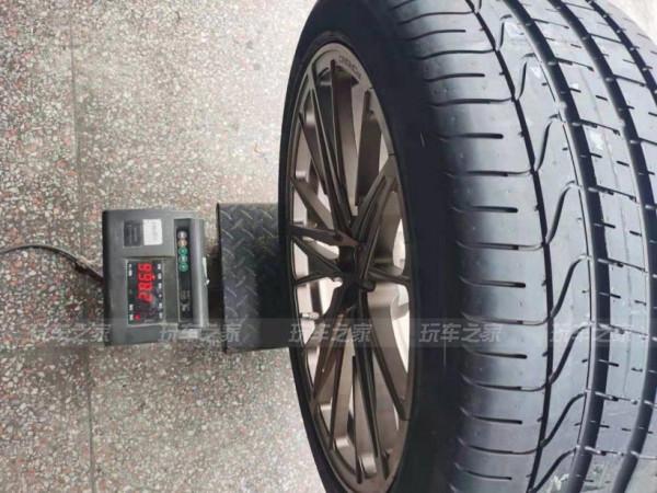 特斯拉Model X改裝21寸輪轂輪胎 升級Brembo剎車