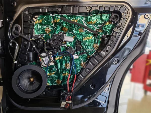 賓士GLB200音響改裝法國勁浪亞麻兩分頻,全新超強聽感 賓士GLB200音響改裝法國勁浪亞麻兩分頻,全新超強聽感