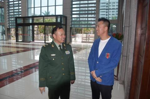 全國愛國擁軍模範寇立國慰問武警海南省總隊