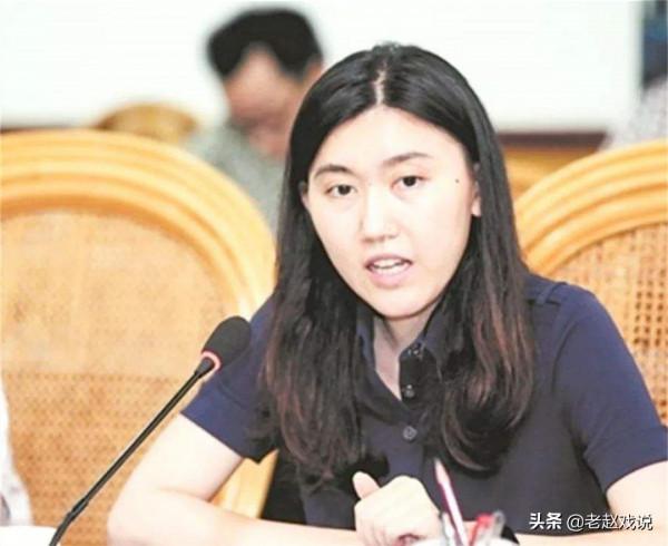 弟弟身亡，許陽陽臨陣上任，8個月後帶領公司上市成為福建女首富