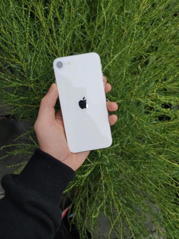 蘋果新SE到底怎麼樣？來談談我的感受