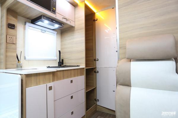 途佳H300高性價比平頭輕卡房車，選裝的配置它居然標配