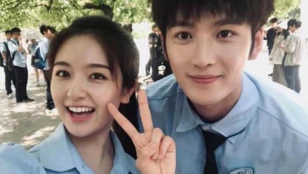 李蘭迪《山河表裡》路透曝光,穿學生裝太青春了,生圖讓人好心動 李蘭迪《山河表裡》路透曝光,穿學生裝太青春了,生圖讓人好心動