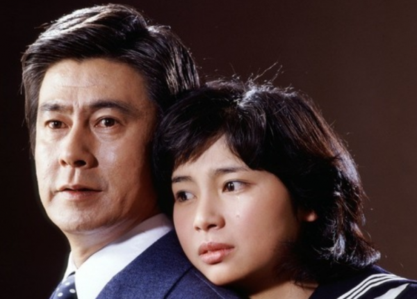 攜手妻子40年，82歲臨終前病房娶初戀，宇津井健：我一直想這樣做