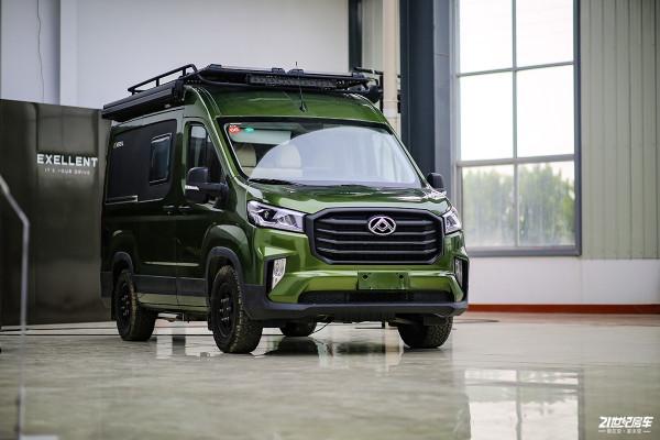 年輕人的第一臺Vanlife露營車,定製車漆+黑化套件,帥氣 年輕人的第一臺Vanlife露營車,定製車漆+黑化套件,帥氣