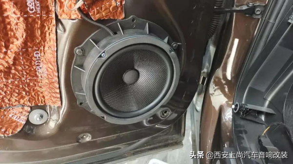飽滿聽感著重細膩人聲,奧迪Q5無損升級德國原裝進口RS系列音響 飽滿聽感著重細膩人聲,奧迪Q5無損升級德國原裝進口RS系列音響
