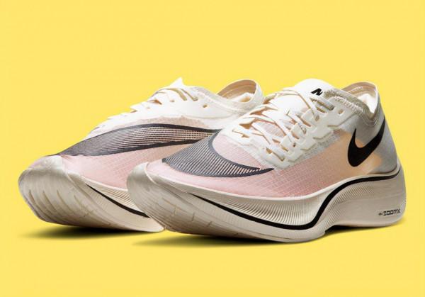 閃擊8代斷底被召回,休閒鞋被質疑抄襲,李寧又翻車了麼? 閃擊8代斷底被召回,休閒鞋被質疑抄襲,李寧又翻車了麼?