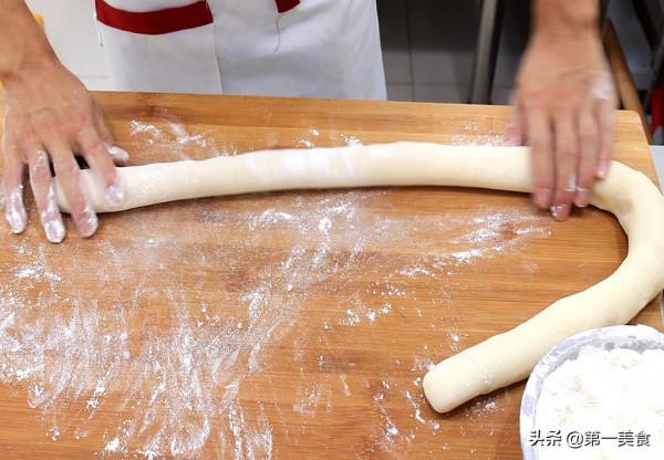 店裡面的炸菜角為啥好吃,原來燙麵是關鍵,皮薄餡多,簡單又美味 店裡面的炸菜角為啥好吃,原來燙麵是關鍵,皮薄餡多,簡單又美味