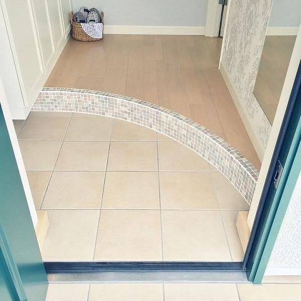 多虧朋友提醒，玄關下沉別忘了貼層馬賽克磚！好處多到數不完