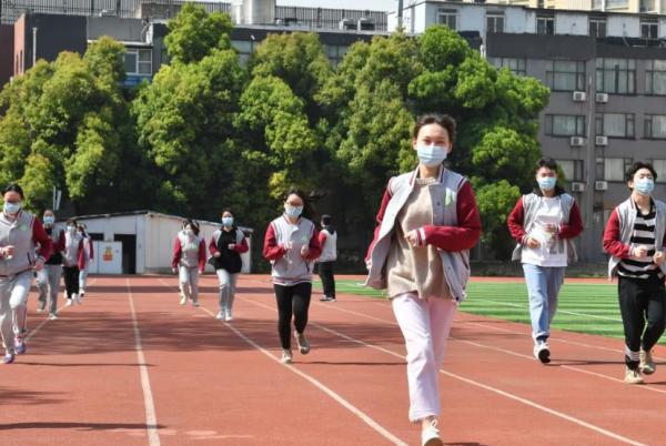 學生遇到校園暴力,父母的態度很重要,嘗試讓孩子做到3件事 學生遇到校園暴力,父母的態度很重要,嘗試讓孩子做到3件事