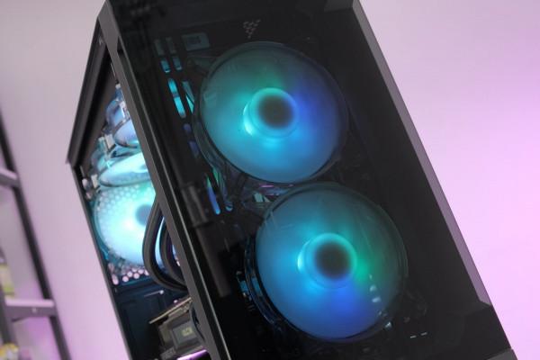 雙面玻璃更具質感，先馬破壞神X7上手體驗