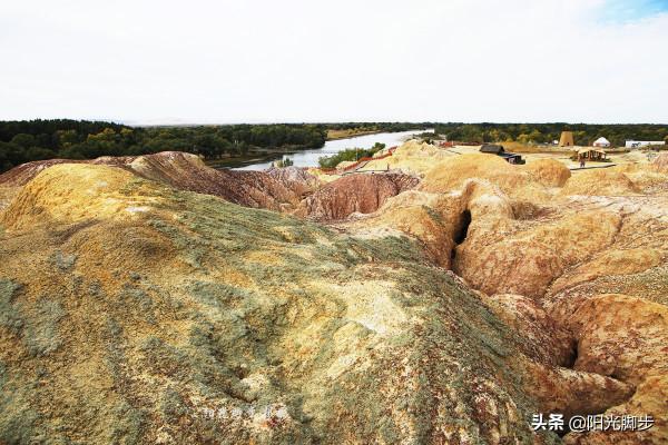 最美的雅丹地貌：五彩灘