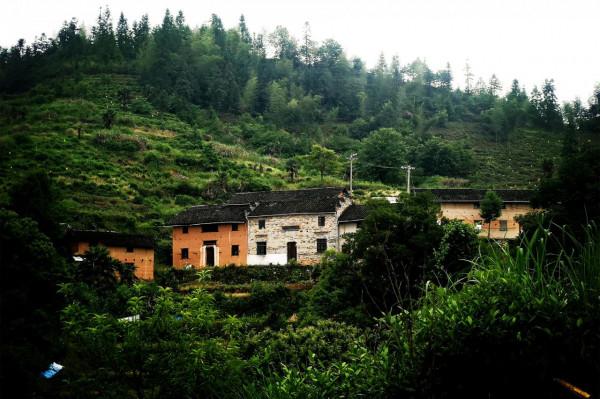 國慶出遊不扎堆！送您“徽州天路”自駕遊攻略，驚險刺激人少景美