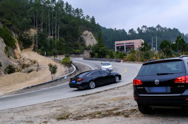 「阿站長開車」二手大眾途銳：低調但有腔調