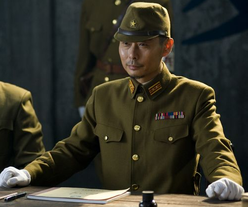 王志飛的同學，在《前行者》中人設不討喜被吐槽，現實中經歷勵志