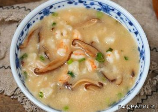 孩子愛吃的香菇蝦仁疙瘩湯，鮮香好吃又解饞，美味的育兒輔食