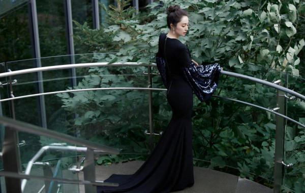 董璇中秋曬照姐妹合體,和佟麗婭一起參加北京國際電影節 董璇中秋曬照姐妹合體,和佟麗婭一起參加北京國際電影節