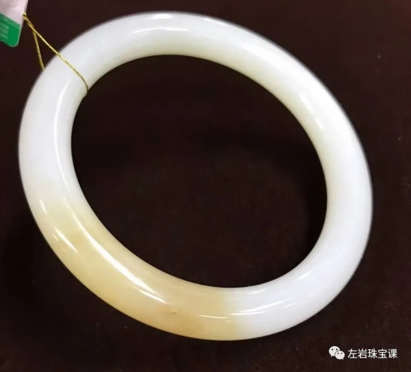 買玉鐲，如何挑選心儀款？看了心裡就有數