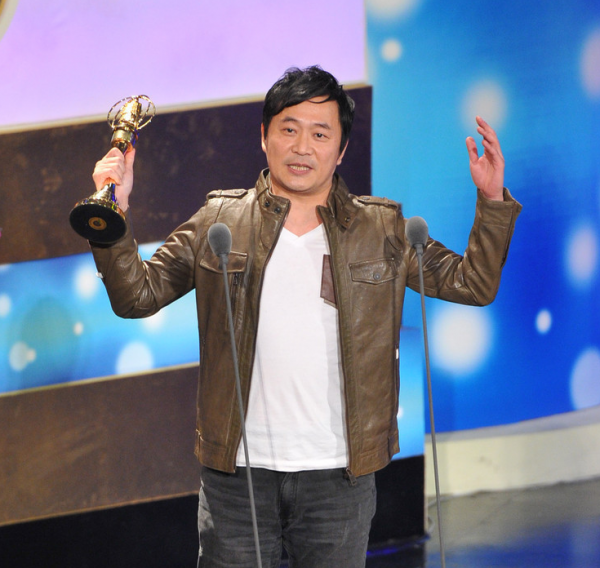 湯志偉：為娶寡婦騙原配離婚，從明星到賣蛋糕，他怎麼變成這樣？