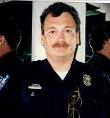 美國警察為私慾謀害女演員，兩次審判全部脫罪，FBI最終出手