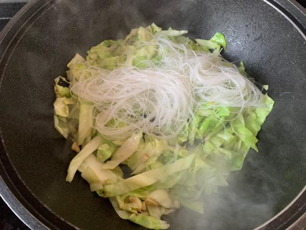 好吃不貴的雞蛋素炒粉絲，鮮香美味，不到5塊錢做了一大盤