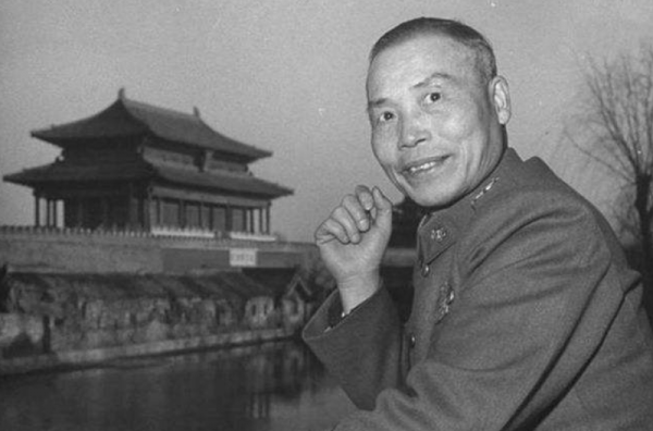 1937年劉仲容面見李宗仁,閒聊時透露:毛先生說,蔣介石阻攔不住 1937年劉仲容面見李宗仁,閒聊時透露:毛先生說,蔣介石阻攔不住