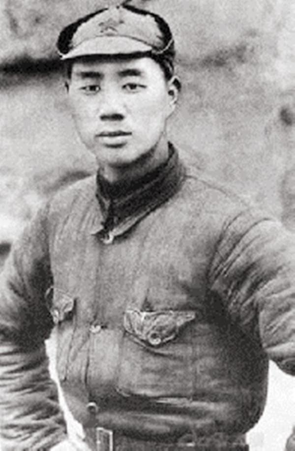 剛開完軍事會議，八路軍作戰計劃就遭洩露，司令員大怒，掏出手槍