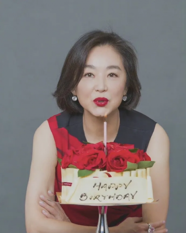 圖他老、圖他有才？7位嫁給&OpenCurlyDoubleQuote;醜男&rdquo;的女明星，個個貌美如花