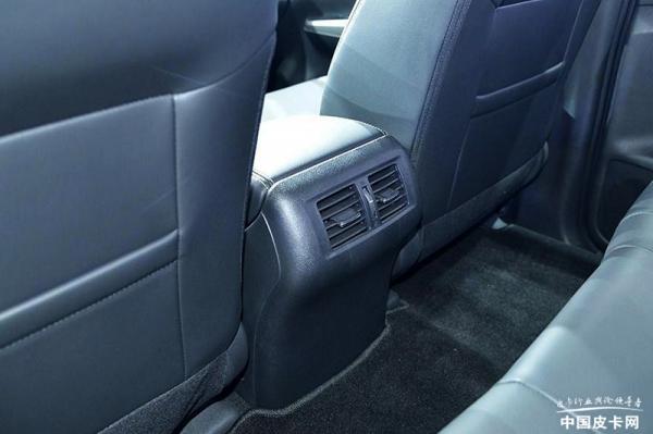 享受加倍清涼 配備後排空調出風口皮卡推薦