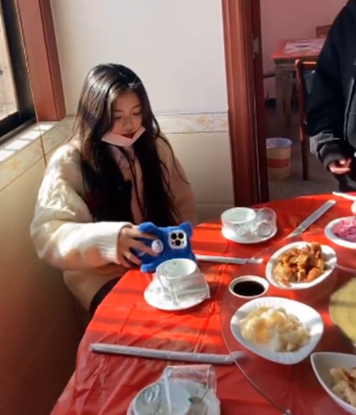 明星迴村“土味現形記”：舞臺上有多光鮮亮麗，回家就有多接地氣