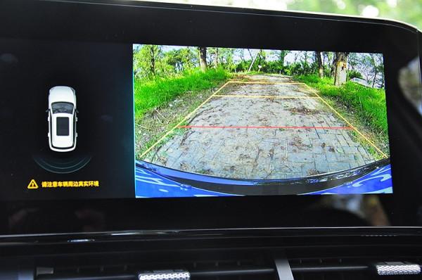 感受一汽奔騰T55:看上去很硬朗 其實非常舒適 感受一汽奔騰T55:看上去很硬朗 其實非常舒適