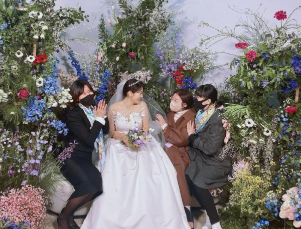 &OpenCurlyDoubleQuote;高美男&rdquo;樸信惠結婚了！現場畫面唯美，網友：每一張都是海報