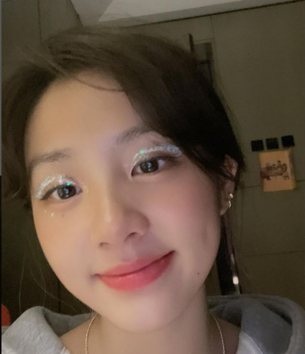 汪峰王菲小瀋陽黃磊女兒未成年打扮早熟，曹格女兒11歲就濃妝豔抹