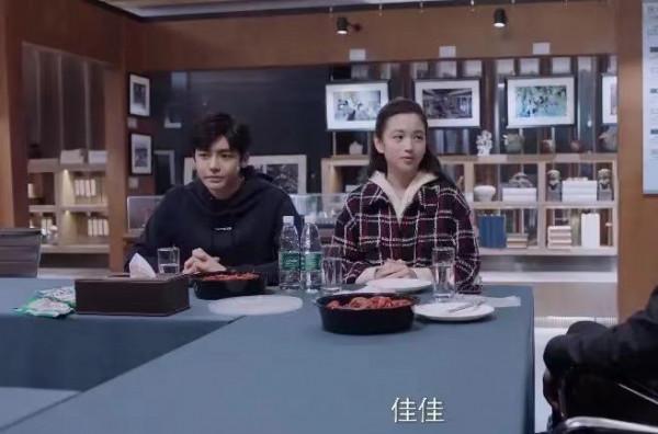 《突圍》竟毀在選角上？牛石豔被指比媽還“老”，還塞關係戶？