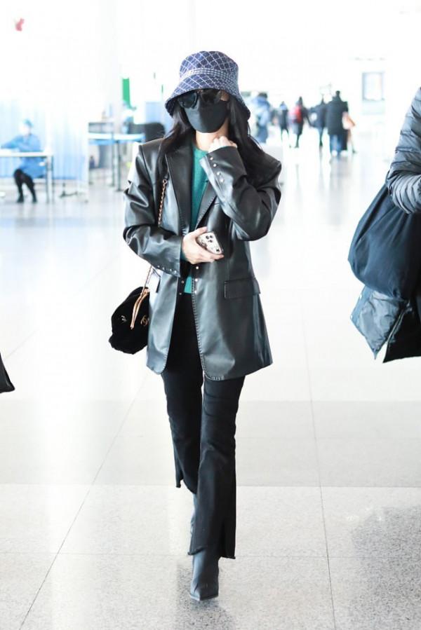 小個子女生的顯高秘訣來了!一身黑的搭配超有氣場,張韶涵也很愛 小個子女生的顯高秘訣來了!一身黑的搭配超有氣場,張韶涵也很愛