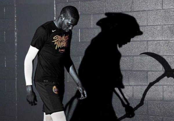 如果庫裡是小炮,詹姆斯是武器大師,還有哪幾個人物比較像? 如果庫裡是小炮,詹姆斯是武器大師,還有哪幾個人物比較像?