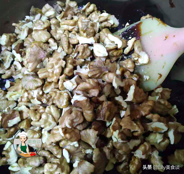 過年不用忙，這美味提前做好，一次做10斤存冰箱，隨吃隨取特方便